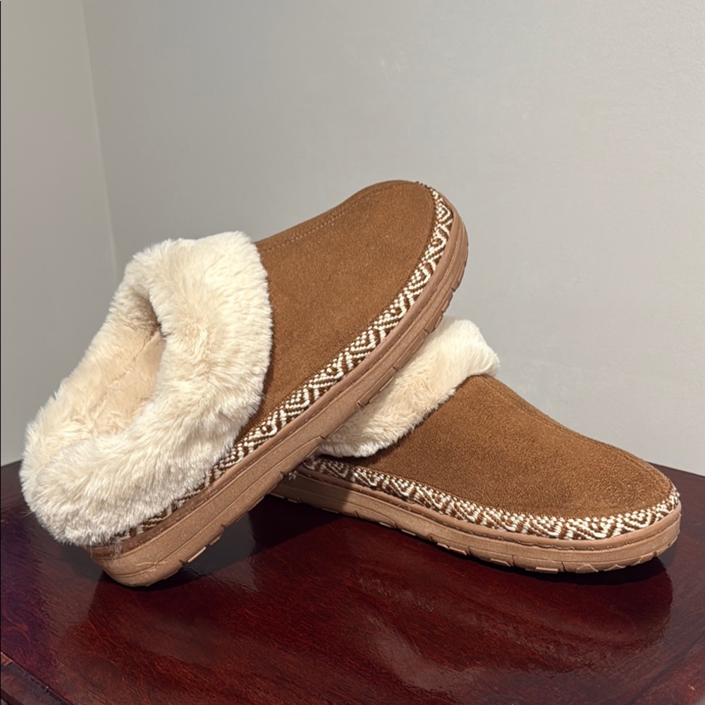 Dearfoams Brown and Cream Moccasin Slippers